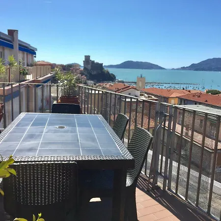 La Terrazza Sul Golfo アパート レーリチ