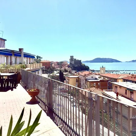La Terrazza Sul Golfo * לריצ'י