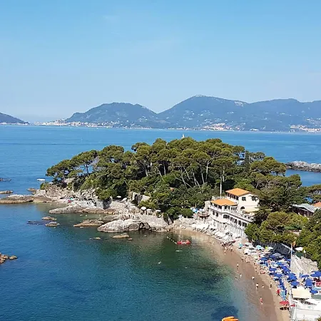 Apartman La Terrazza Sul Golfo *