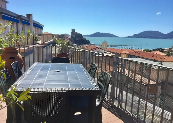 La Terrazza Sul Golfo アパート レーリチ